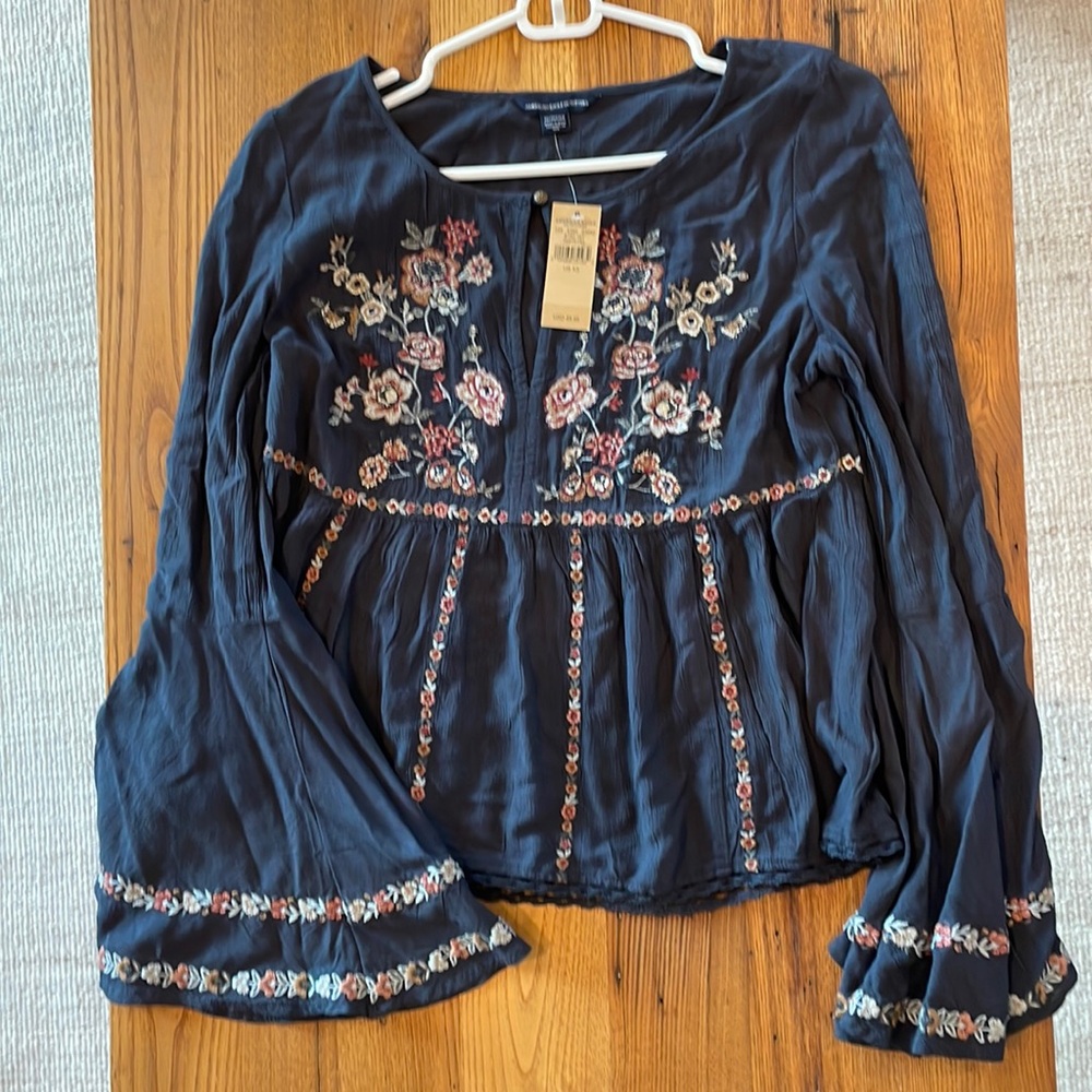 American Eagle Gray Long Sleeve with Floral Detail